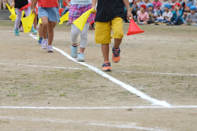 幼稚園の運動会が午前中だけの時の持ち物 持って行ってよかった物は ザ ワールド